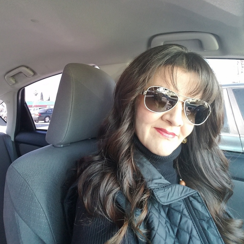 Meet your Posher, Luz